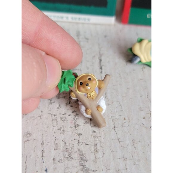 Hallmark Variety baby animal miniature ornament Xmas skunk - Picture 5 of 6